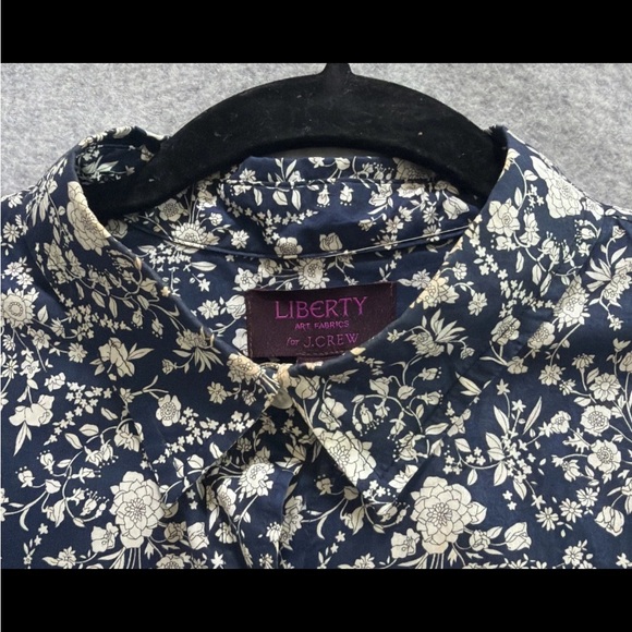 J. Crew Liberty Fabrics Navy and White Floral Women’s Longsleeve Button Up Shirt - Picture 4 of 10